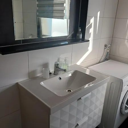 Sweet Apartment *